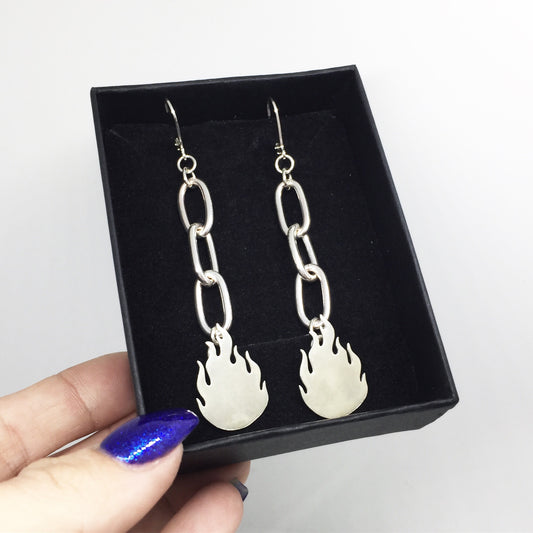 Chain Link Earrings.