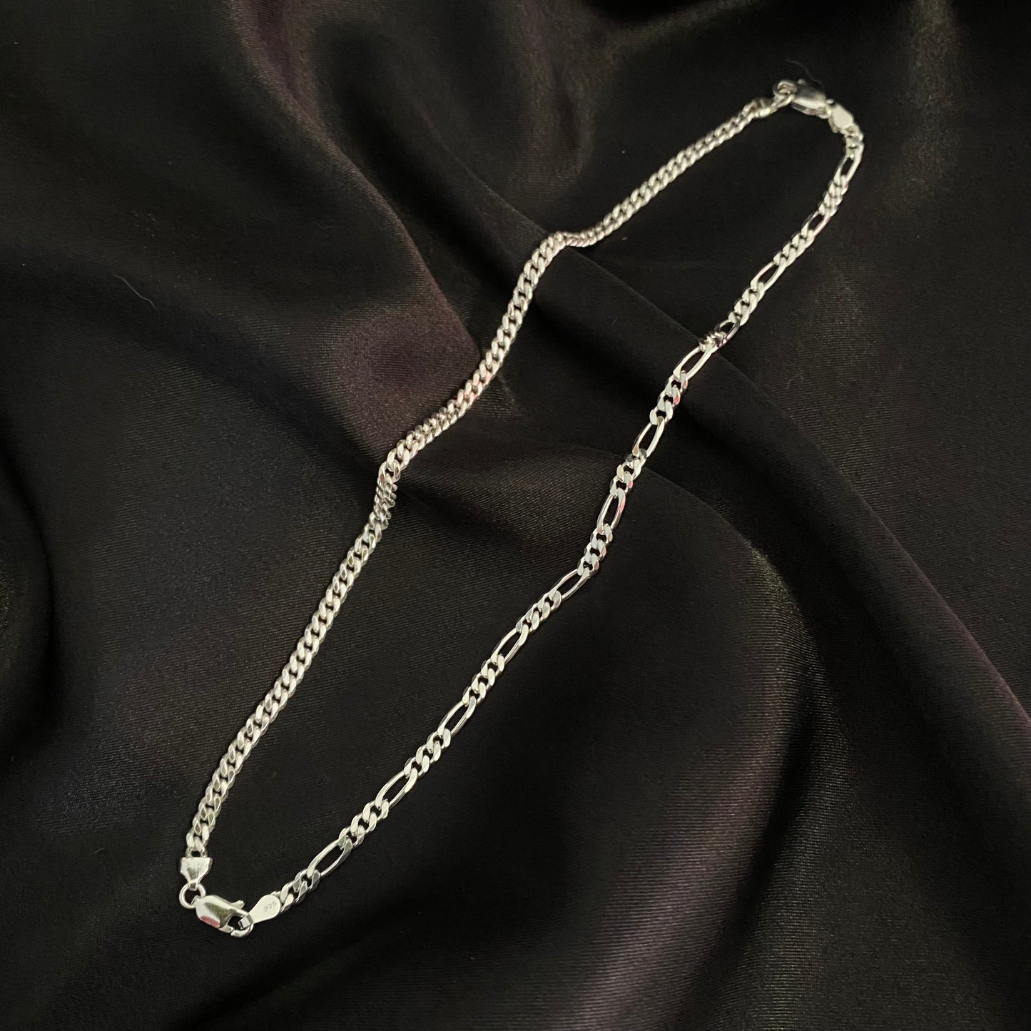 Mismatched Chunky Chain Necklace.