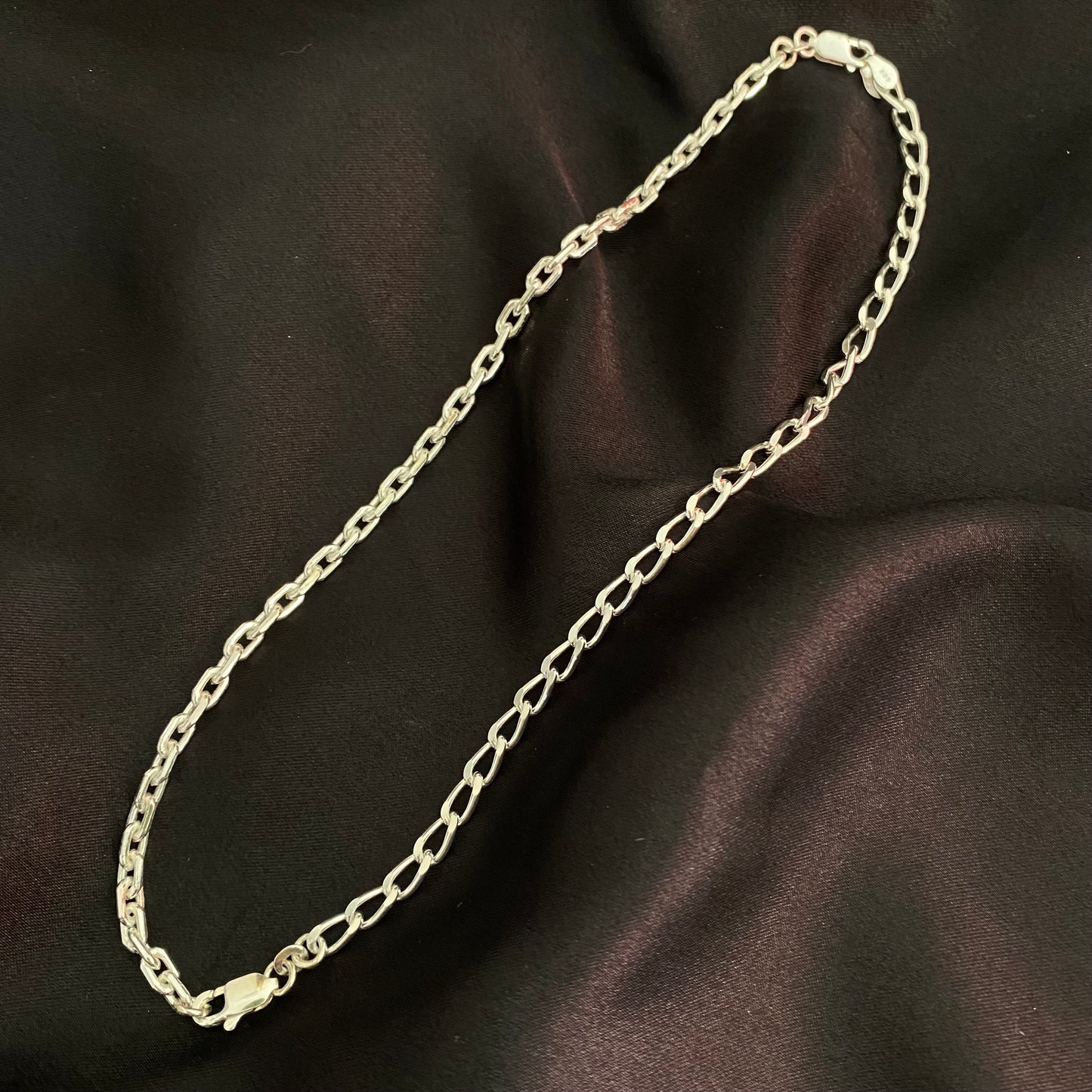 Mismatched Chunky Chain Necklace.