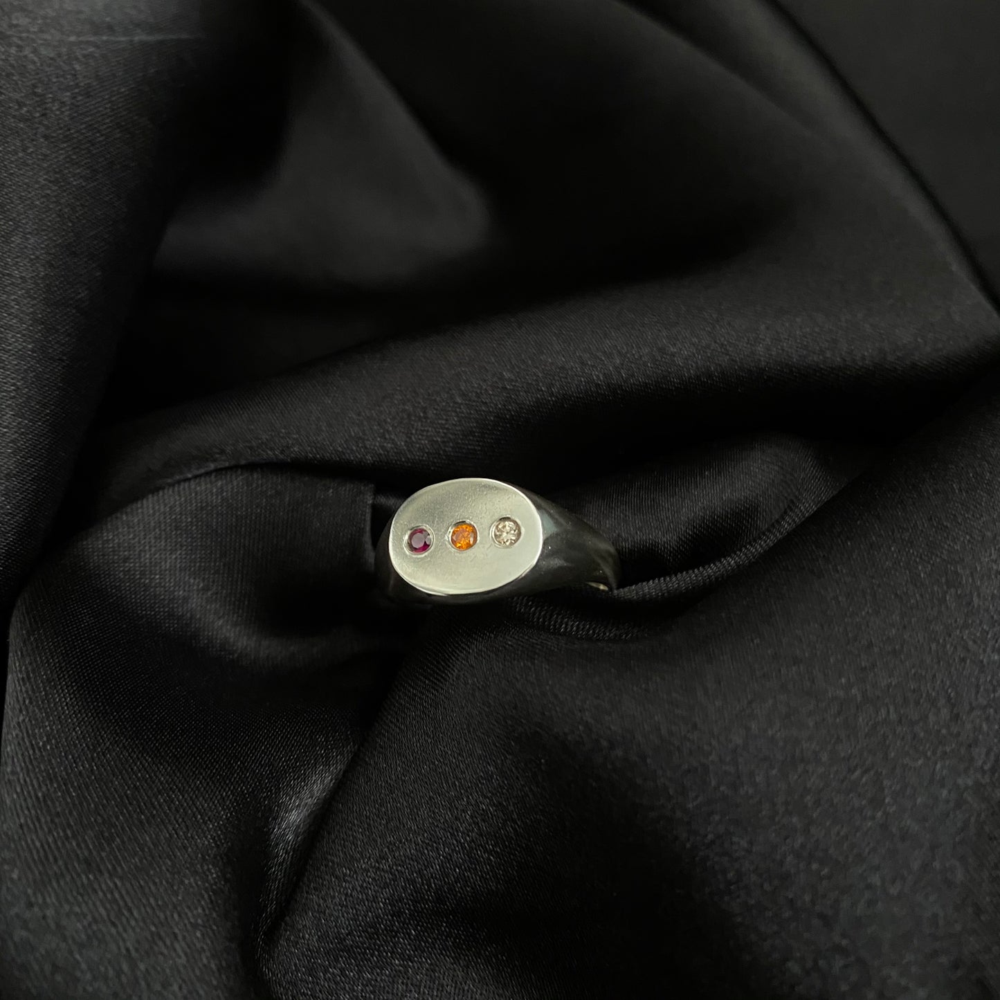 Fancy Oval Signet - Size P (8US).