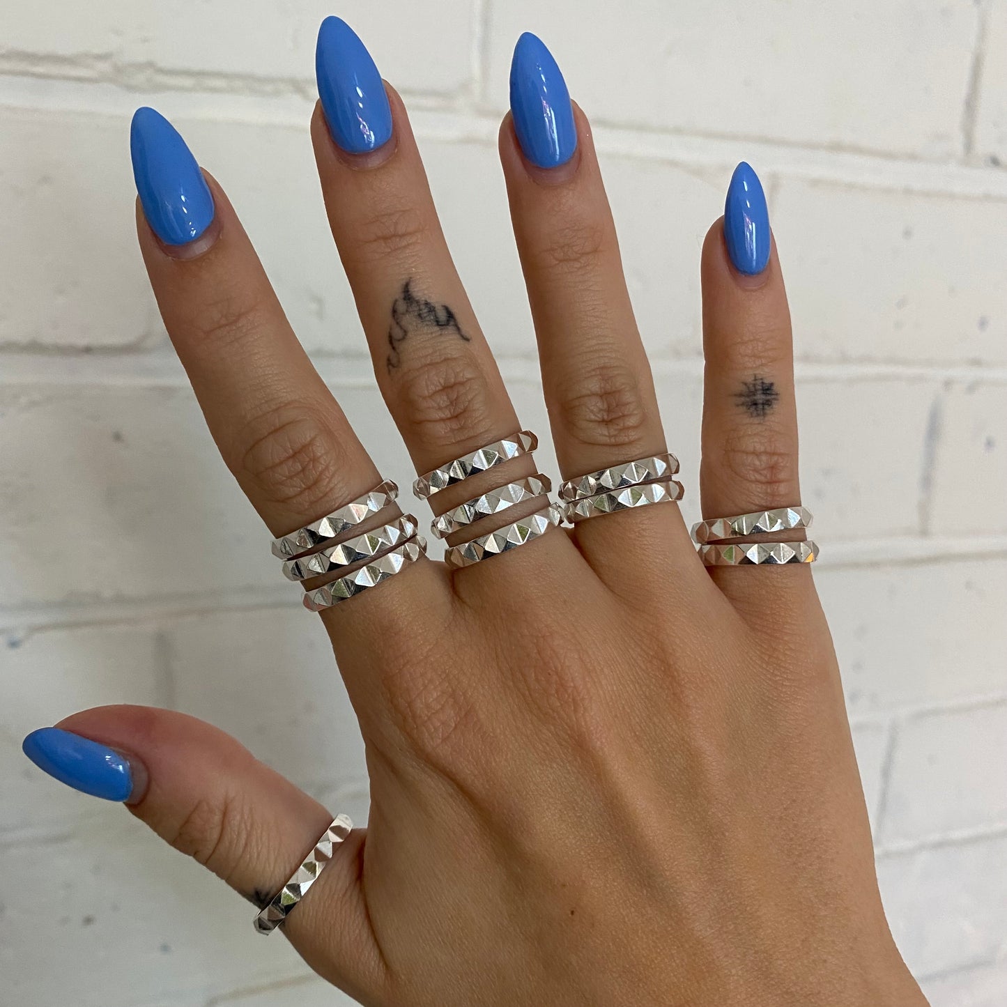 Stud Ring.