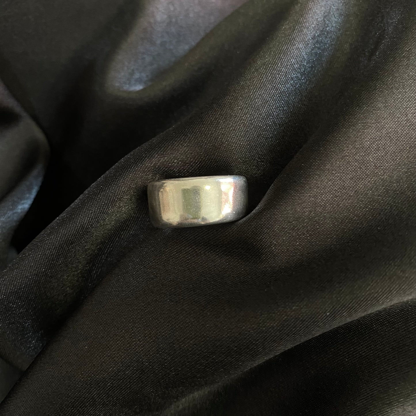 Thick Band Ring.