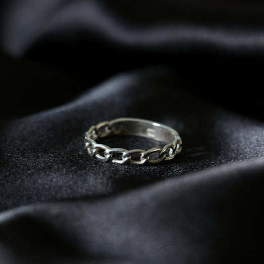 Chain Link Ring.