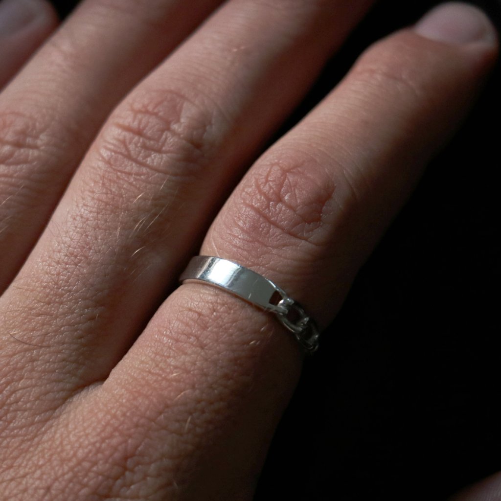 Chain Link Ring.