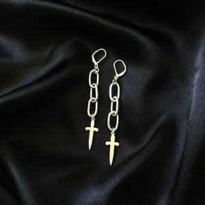 Chain Link Earrings.
