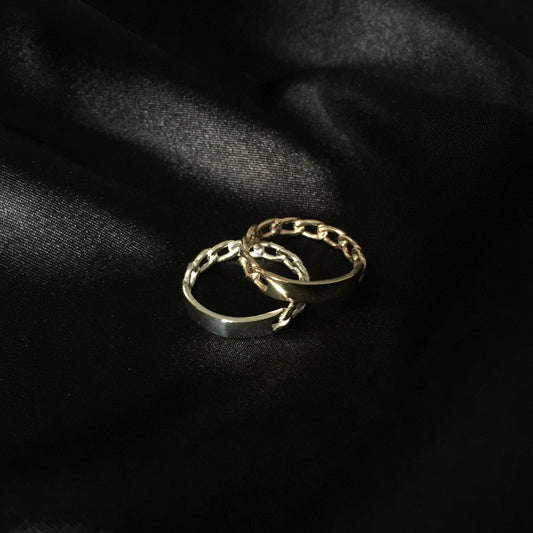Chain Link Ring.